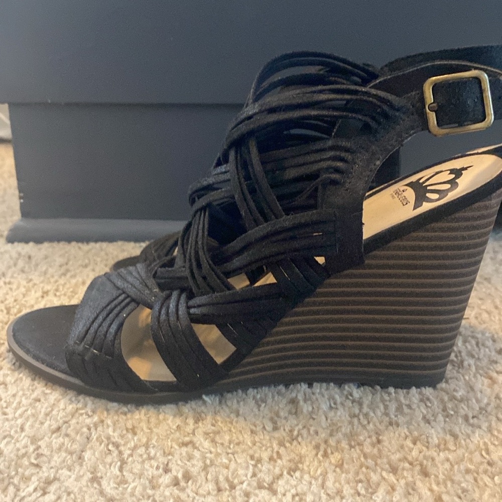Black wedge sandals
